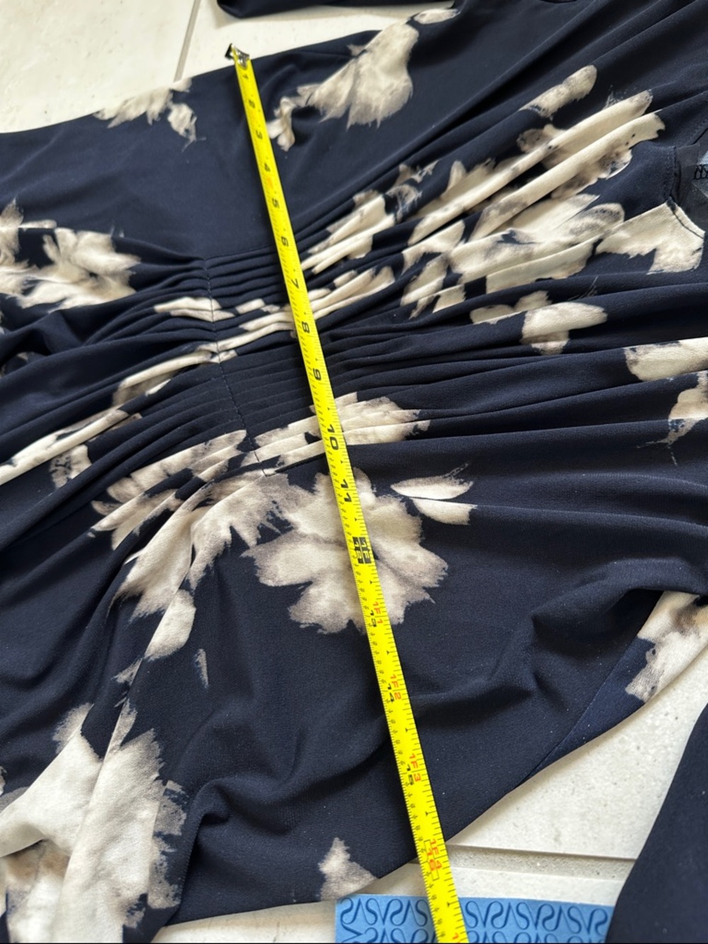 Simply Vera Soft flowing Navy Floral dress, Size L. Vera Wang - Picture 11 of 13
